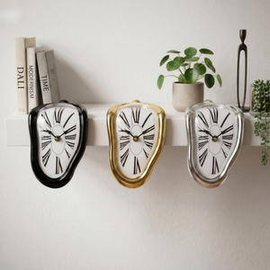 Schmelzende Wanduhr