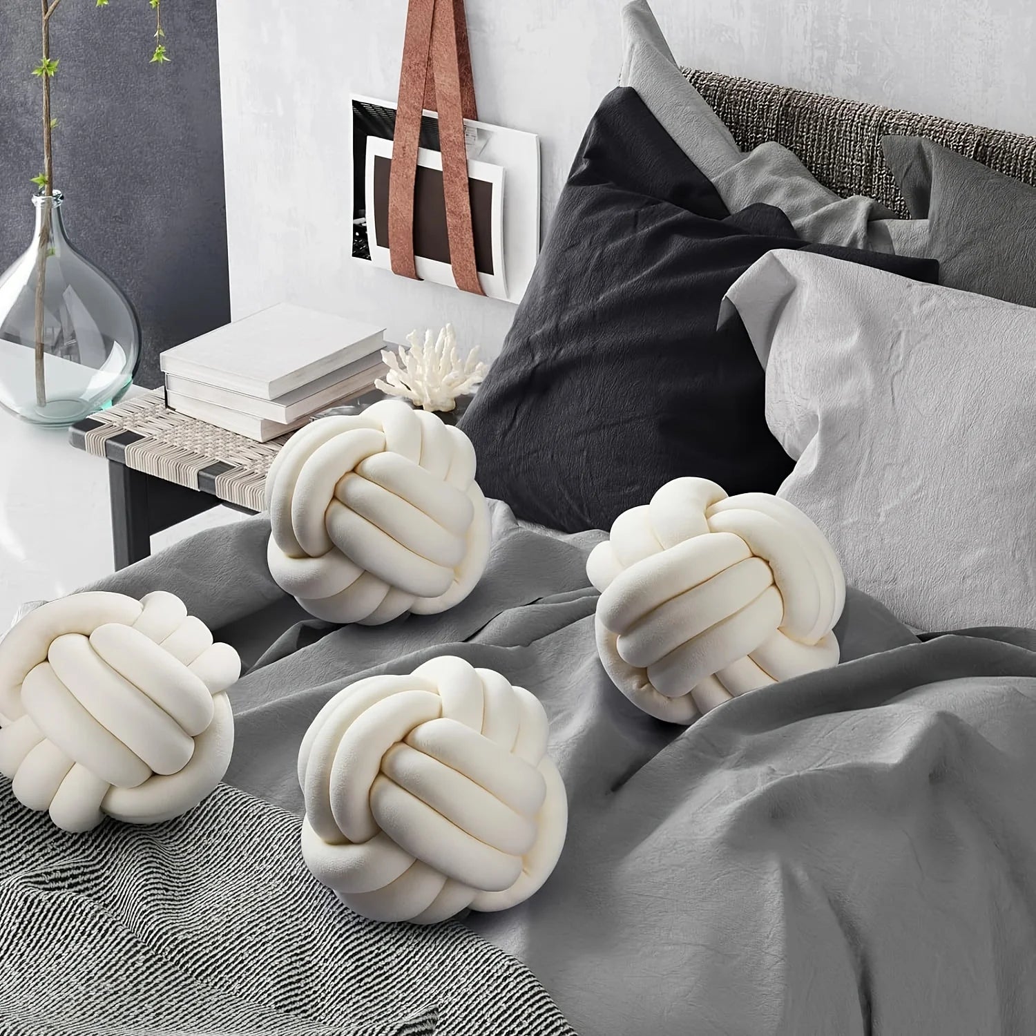 The Knot Pillow